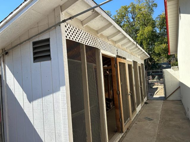 1906 W Saratoga Dr, Modesto, CA 95350