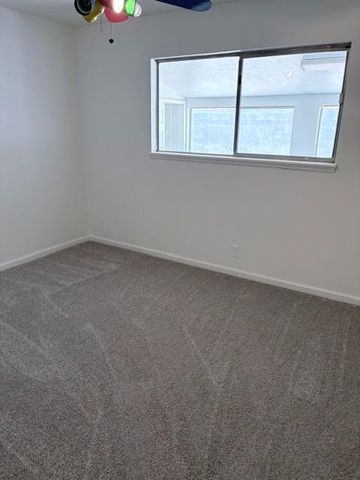 1906 W Saratoga Dr, Modesto, CA 95350