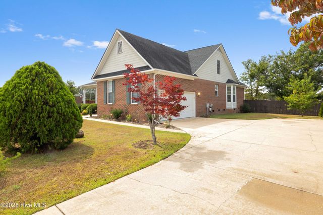 301 Steeplechase Lane, Raeford, NC 28376