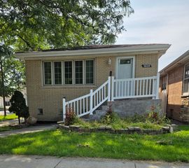 5658 S Austin Avenue, Chicago, IL 60638