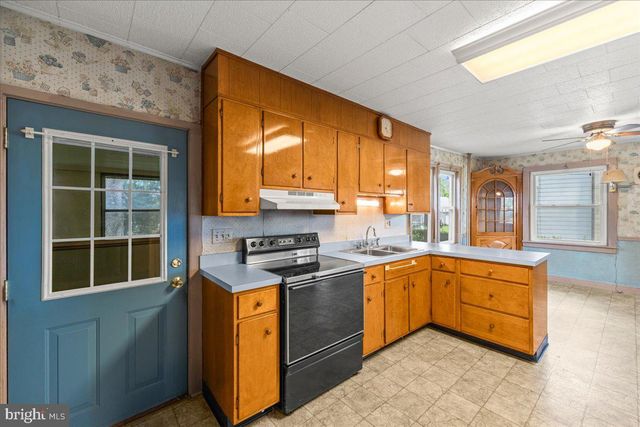 1716 BLACKS BRIDGE RD, Annville, PA 17003
