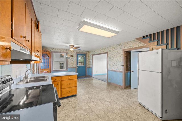 1716 BLACKS BRIDGE RD, Annville, PA 17003