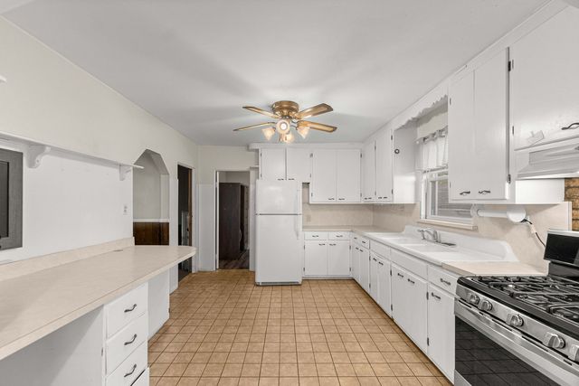 629 De Angelis Court, Chicago Heights, IL 60411
