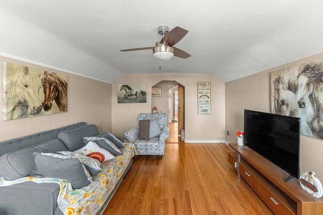 629 De Angelis Court, Chicago Heights, IL 60411