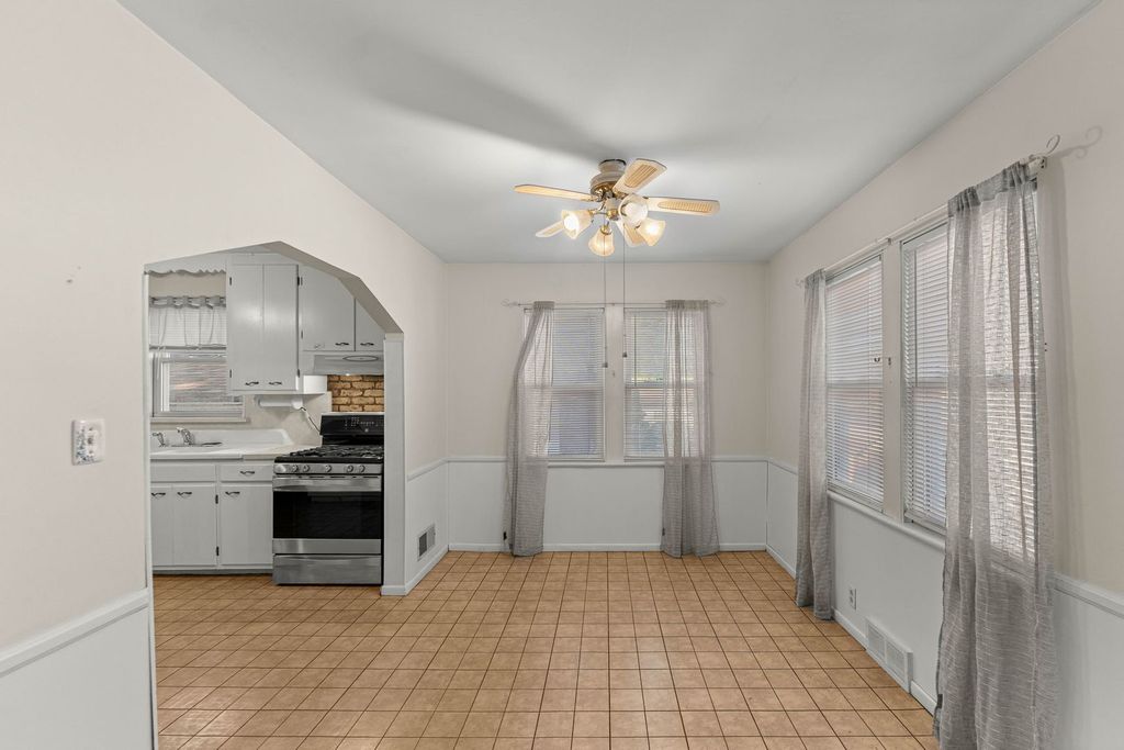 629 De Angelis Court, Chicago Heights, IL 60411 — photo 4