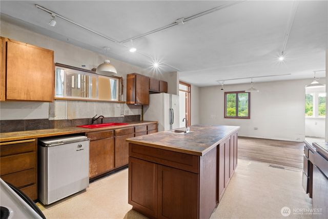 15593 State Route 9, Mount Vernon, WA 98274