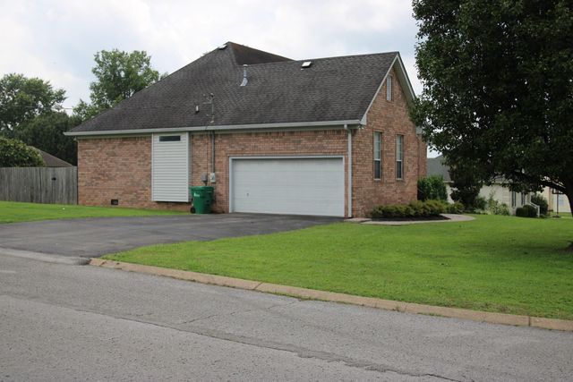 1120 Lea CIR, Lebanon, TN 37087