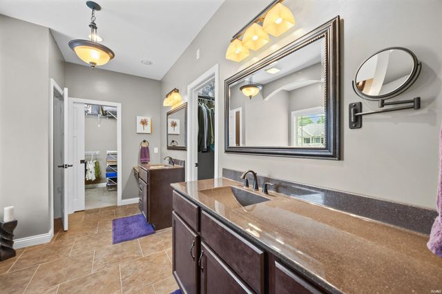 869 Commodores Cir Circle, Lafayette, IN 47909