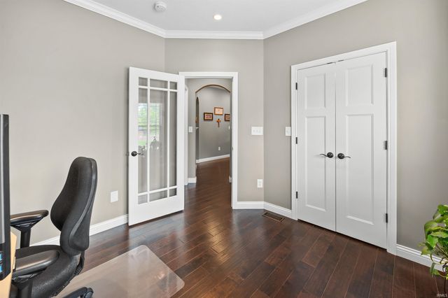 869 Commodores Cir Circle, Lafayette, IN 47909