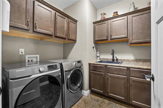 869 Commodores Cir Circle, Lafayette, IN 47909