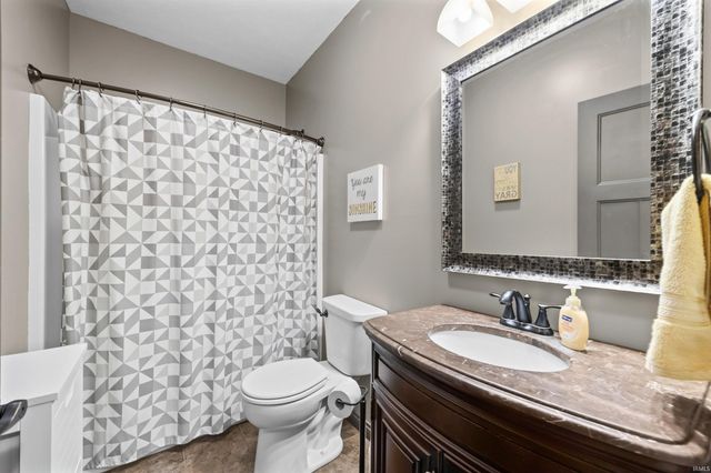 869 Commodores Cir Circle, Lafayette, IN 47909