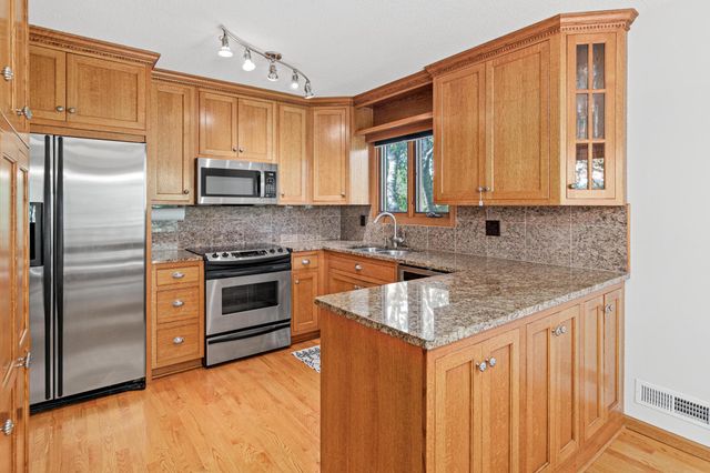 7816 W 103rd Street, Bloomington, MN 55438