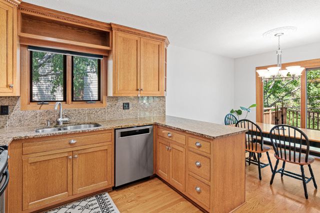 7816 W 103rd Street, Bloomington, MN 55438