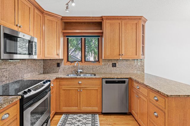 7816 W 103rd Street, Bloomington, MN 55438