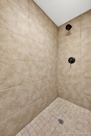 3423 Sunnyside Court, Naperville, IL 60564