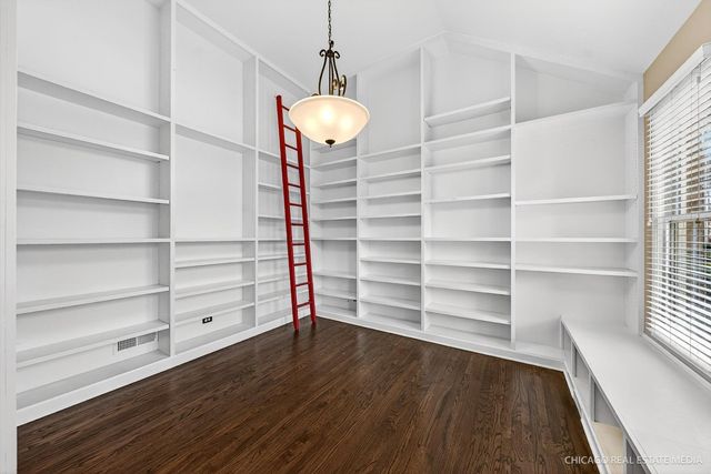 3423 Sunnyside Court, Naperville, IL 60564