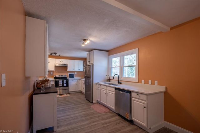 1916 New Garden Road, Greensboro, NC 27410