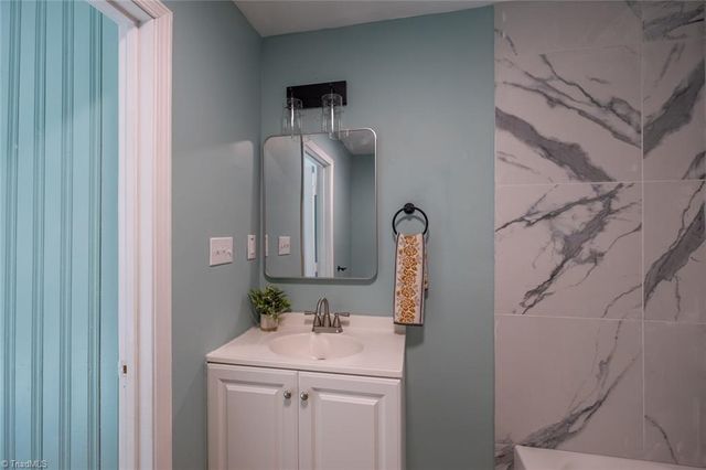 1916 New Garden Road, Greensboro, NC 27410