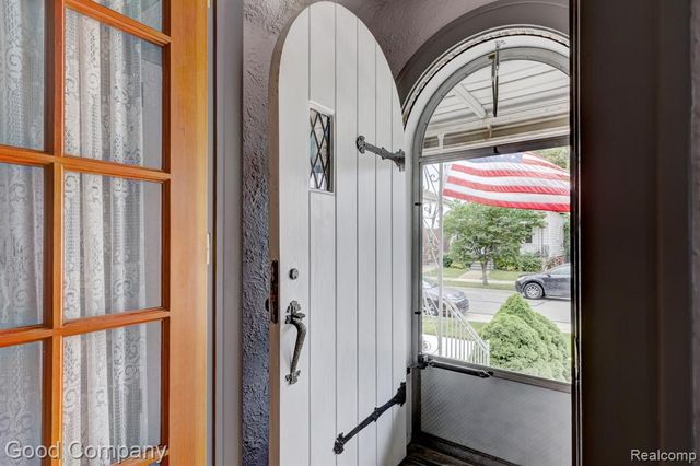 6464 Coleman Street, Dearborn, MI 48126