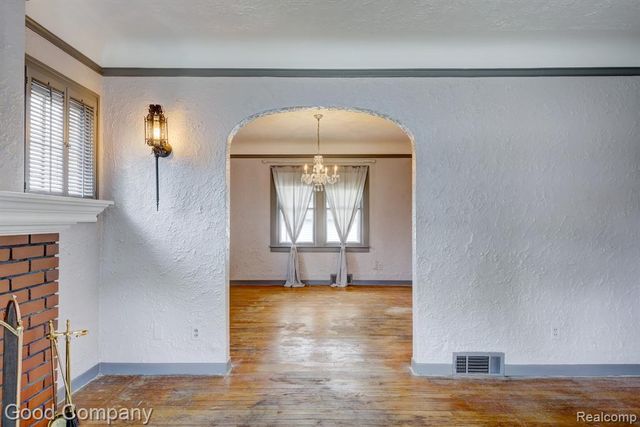6464 Coleman Street, Dearborn, MI 48126