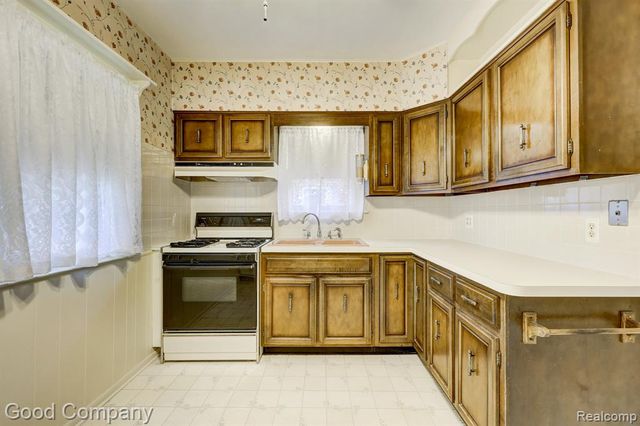 6464 Coleman Street, Dearborn, MI 48126