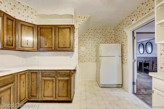 6464 Coleman Street, Dearborn, MI 48126