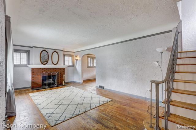 6464 Coleman Street, Dearborn, MI 48126