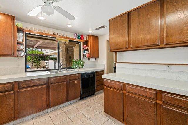 76739 Oklahoma Avenue, Palm Desert, CA 92211