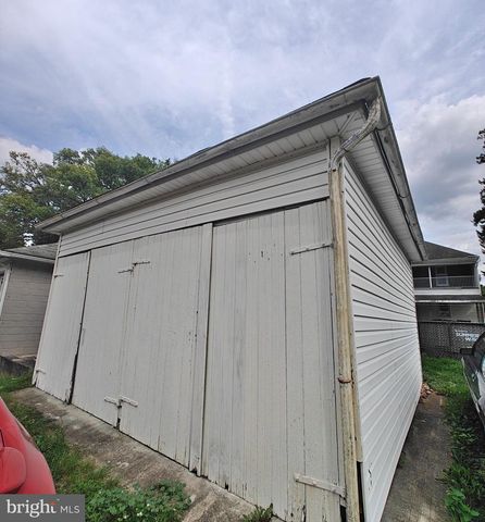 1217 WILSON AVE, Chambersburg, PA 17201
