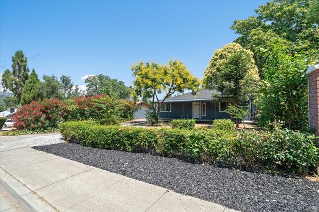 1949 Montana Avenue, Shasta Lake, CA 96019