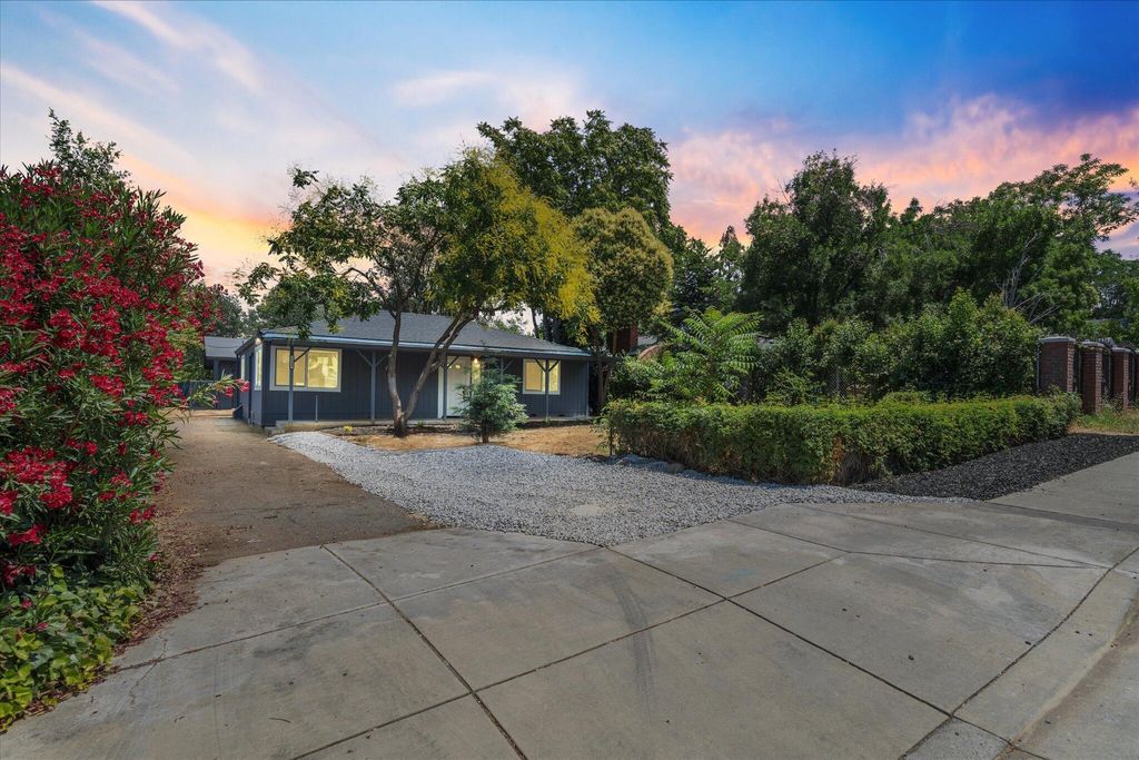 1949 Montana Avenue, Shasta Lake, CA 96019
