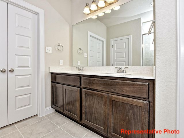 8116 Bronco LN, Lago Vista, TX 78645