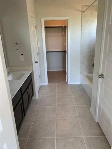 8116 Bronco LN, Lago Vista, TX 78645