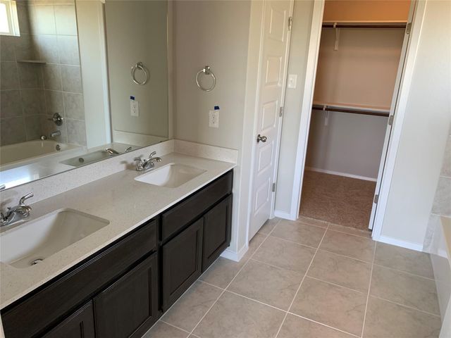 8116 Bronco LN, Lago Vista, TX 78645