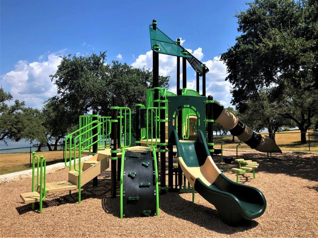 8116 Bronco LN, Lago Vista, TX 78645