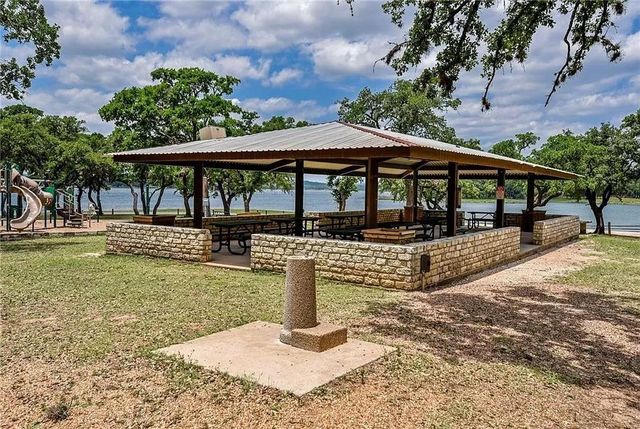 8116 Bronco LN, Lago Vista, TX 78645