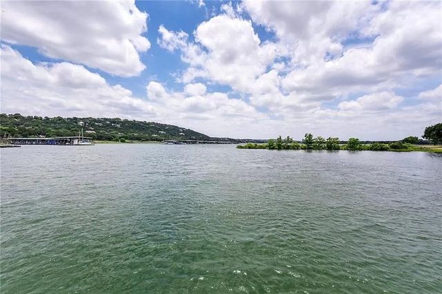 8116 Bronco LN, Lago Vista, TX 78645