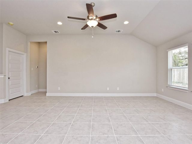 8116 Bronco LN, Lago Vista, TX 78645