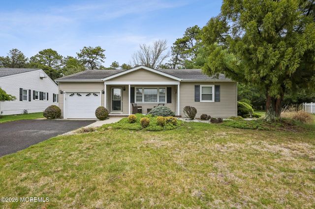 30 Whitmore Drive, Toms River, NJ 08757