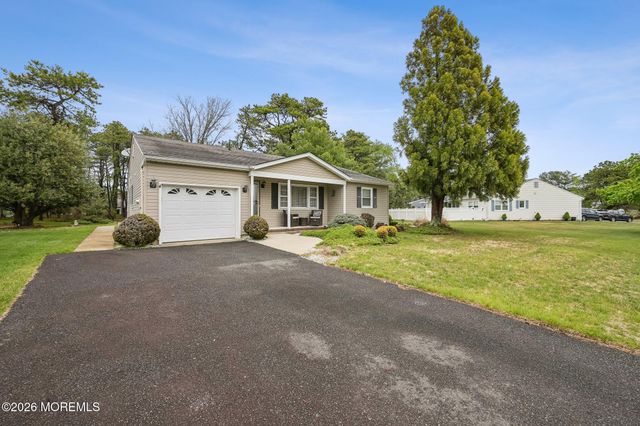 30 Whitmore Drive, Toms River, NJ 08757