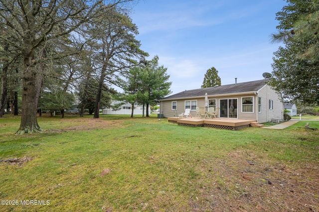 30 Whitmore Drive, Toms River, NJ 08757