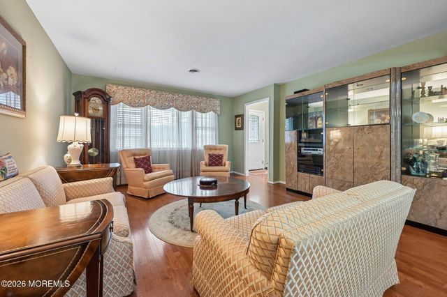 30 Whitmore Drive, Toms River, NJ 08757