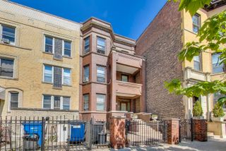 718 W Cornelia Avenue, Chicago, IL 60657