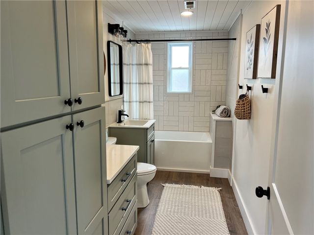 1006 Edgewood Rd, New Kensington, PA 15068