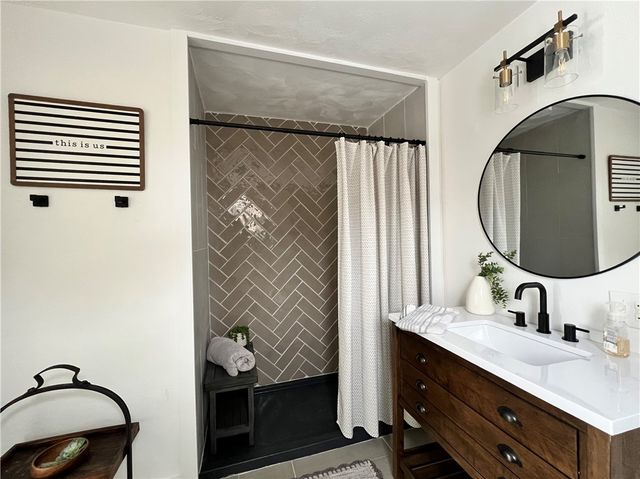 1006 Edgewood Rd, New Kensington, PA 15068