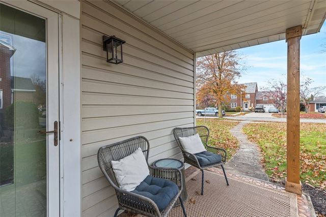 1006 Edgewood Rd, New Kensington, PA 15068