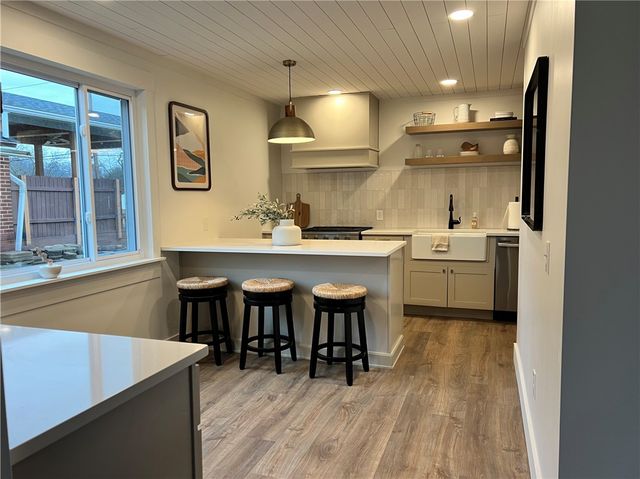 1006 Edgewood Rd, New Kensington, PA 15068