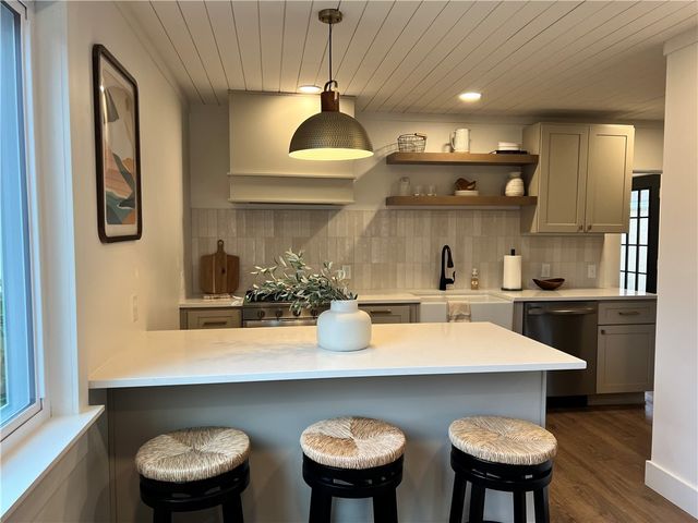 1006 Edgewood Rd, New Kensington, PA 15068