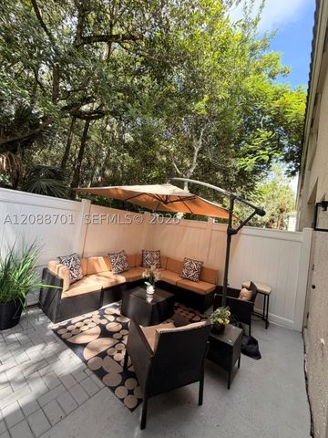 5703 NW 48th Ave 48, Coconut Creek, FL 33073