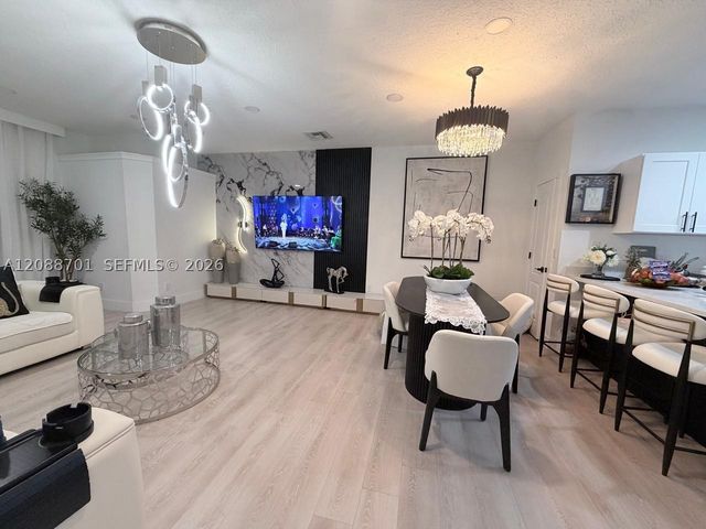 5703 NW 48th Ave 48, Coconut Creek, FL 33073